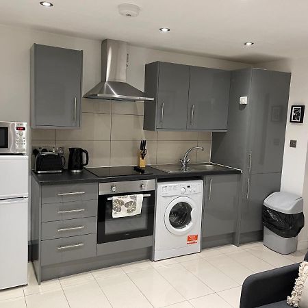 Modern 1 Bedroom Holiday Apartment In Southminster ภายนอก รูปภาพ